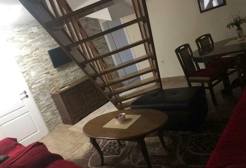 شقة غرفتين, Restoran Sa Sobama Za Iznajmljivanje Mali Raj