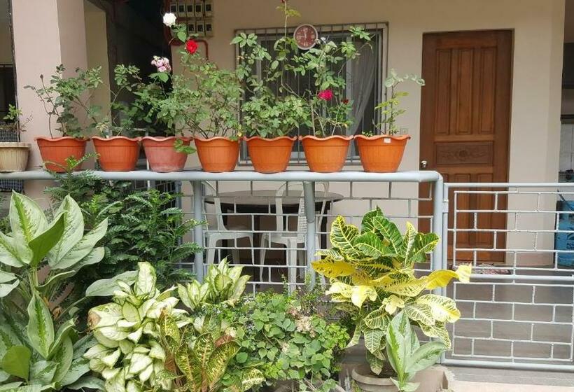 Habitació Triple Economy, Merly S Place