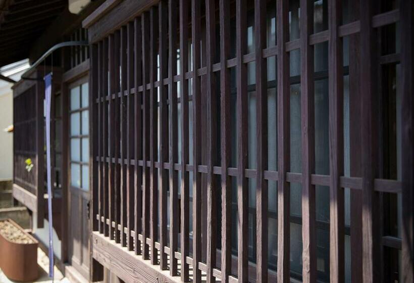 3 Sovrums Hus, 内子の宿 織