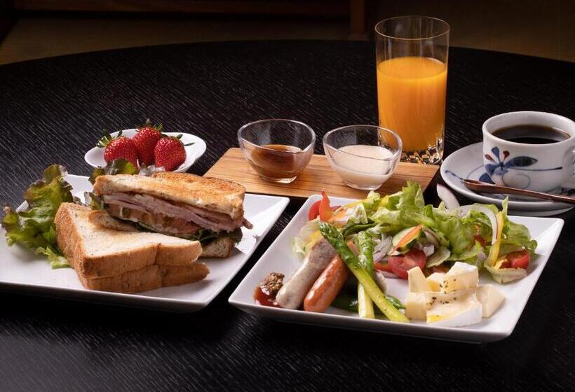 3 Sovrums Hus, 内子の宿 織