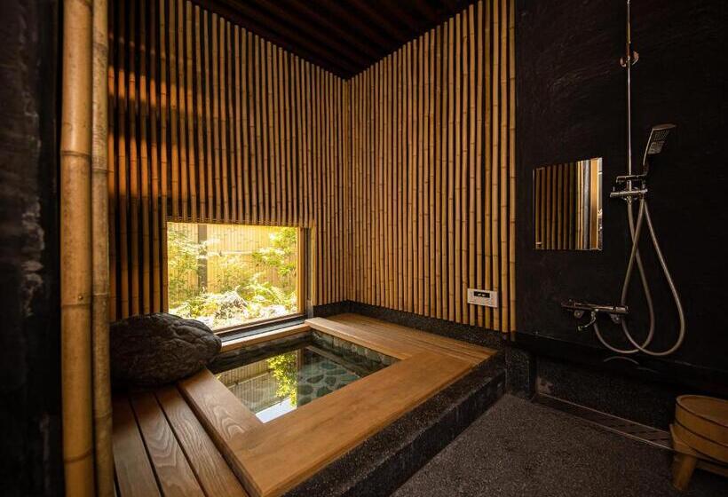 3 Sovrums Hus, 内子の宿 織