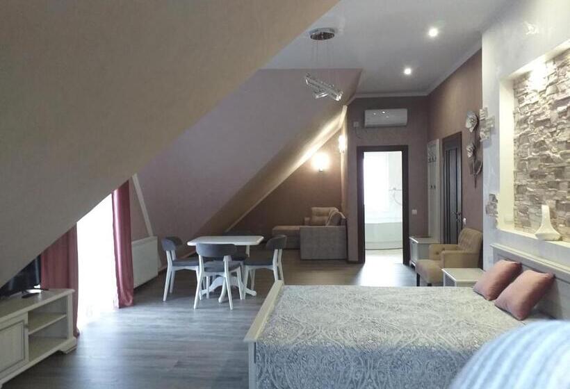 جناح مطلّ علي الجبل, усадьба  у артура