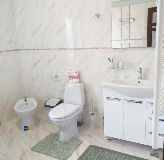 جناح مطلّ علي الجبل, усадьба  у артура