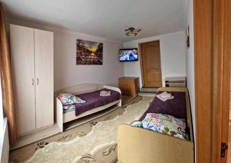 غرفة عائلية, усадьба  у артура