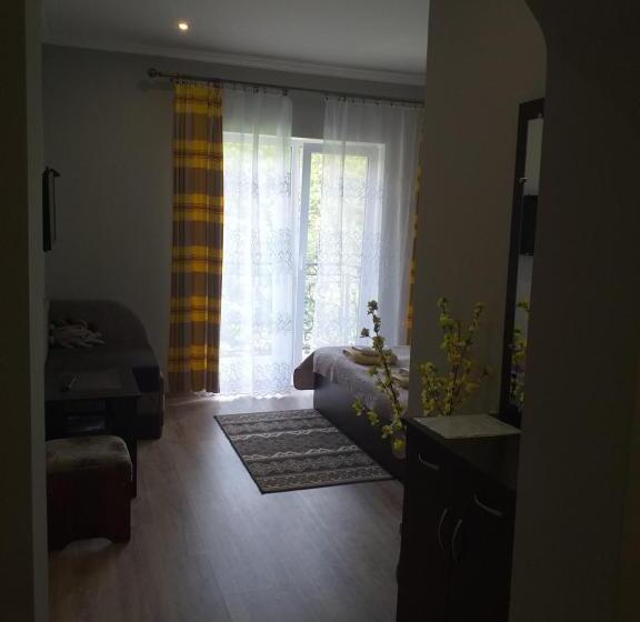 غرفة قياسية ثلاثية مزودة بشرفة, усадьба  у артура