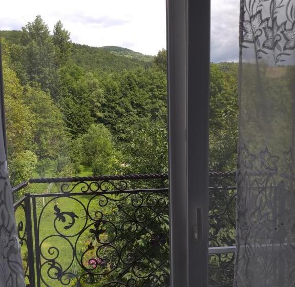 Трехместный Номер Стандарт с Балконом, усадьба  у артура