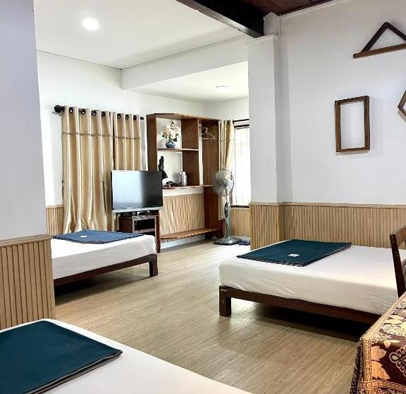 Standard Triple Room with Terrace, Homestay Minh Tú