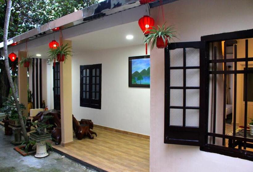 Standard Triple Room with Terrace, Homestay Minh Tú