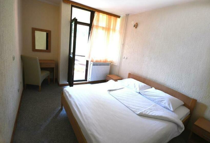 آپارتمان 1 خوابه با تراس, Mladost