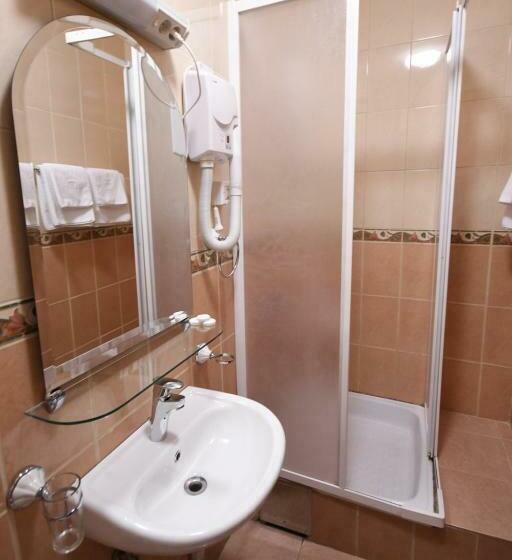 آپارتمان 1 خوابه با تراس, Mladost