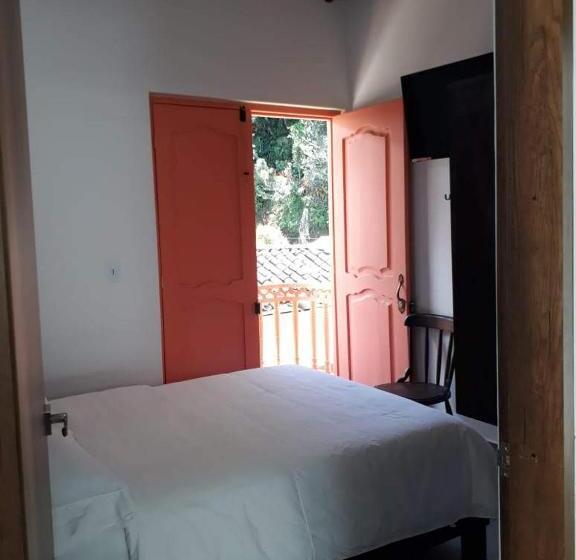 غرفة قياسية مزوَّدة بشُرفة, Saval Jerico