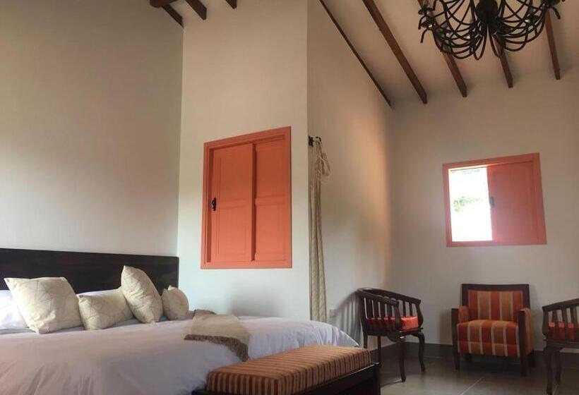 غرفة ديلوكس مزوَّدة بجاكوزي, Saval Jerico