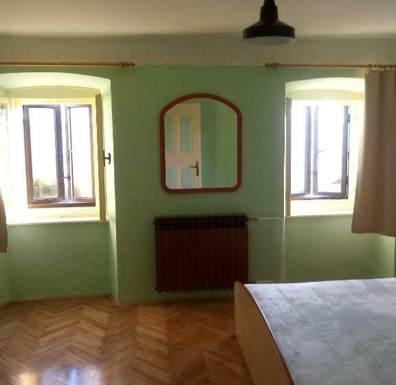 اتاق استاندارد با سرویس بهداشتی مشترک, Gostilna Tratnik