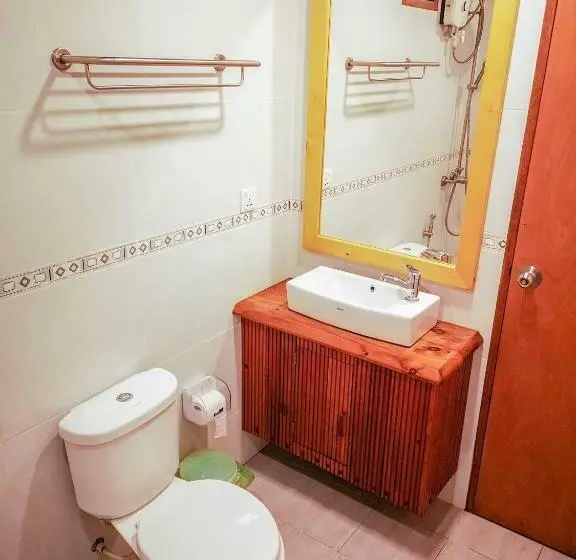اتاق لوکس با بالکن, Seena Inn
