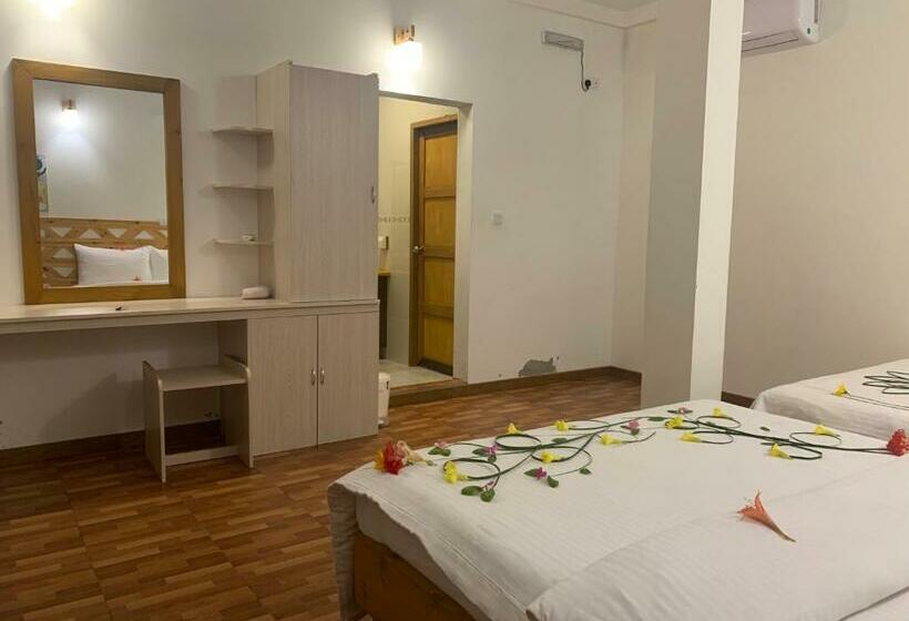 اتاق خانوادگی, Seena Inn