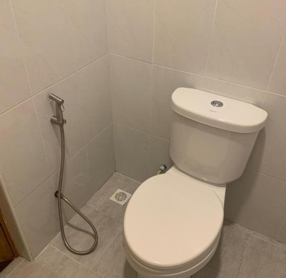 اتاق خانوادگی, Seena Inn