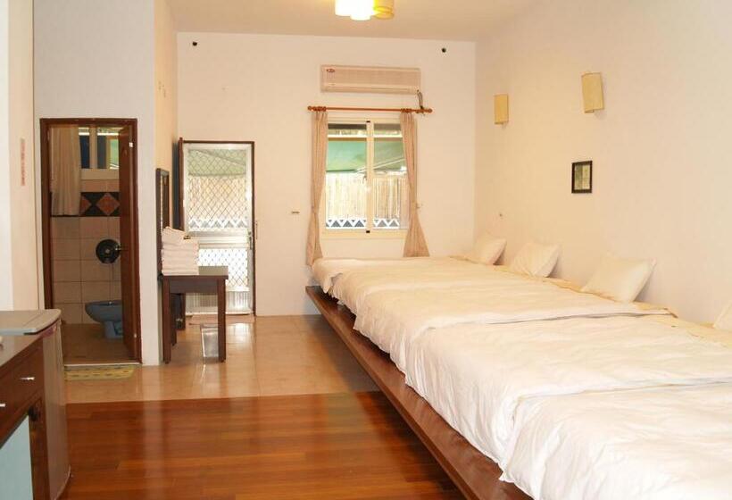 اتاق خانوادگی, Dainty Spa