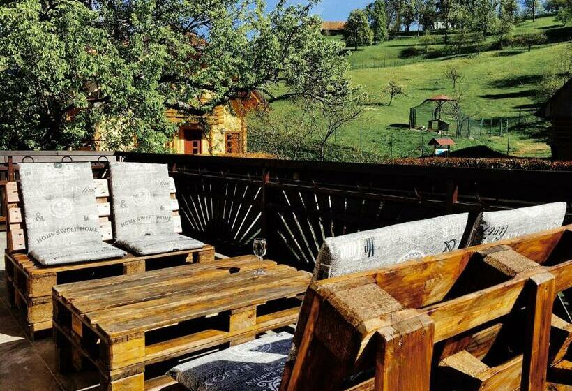 اتاق استاندارد چهارنفره با سرویس بهداشتی مشترک, Adventure Farm