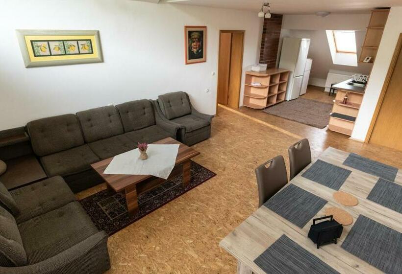 آپارتمان 1 خوابه با چشمانداز باغ, Adventure Farm