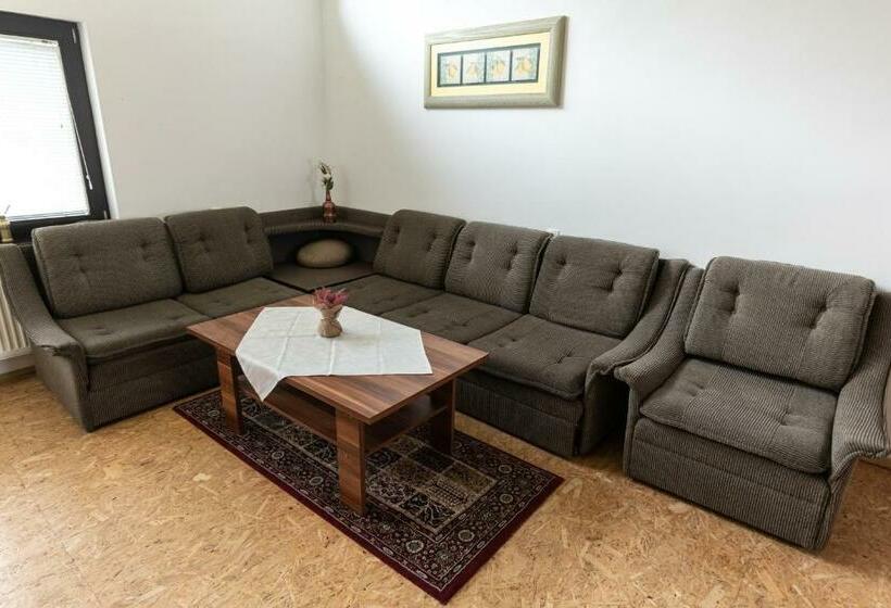 آپارتمان 1 خوابه با چشمانداز باغ, Adventure Farm