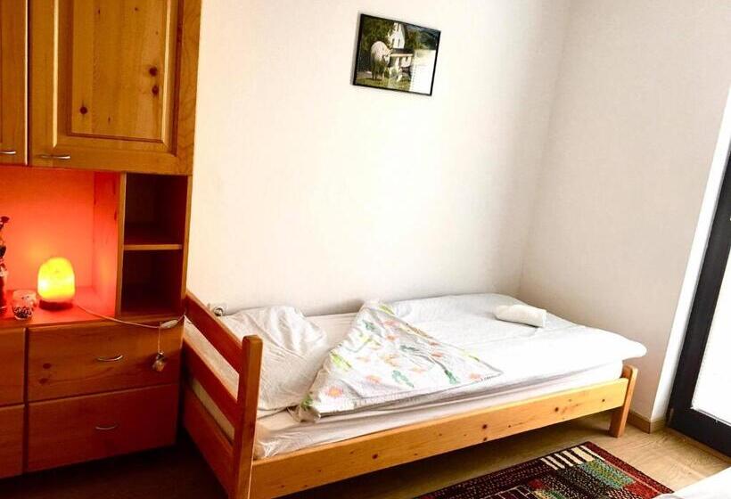 اتاق عادی, Adventure Farm