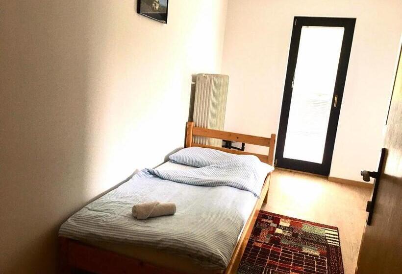 اتاق استاندارد سه نفره, Adventure Farm