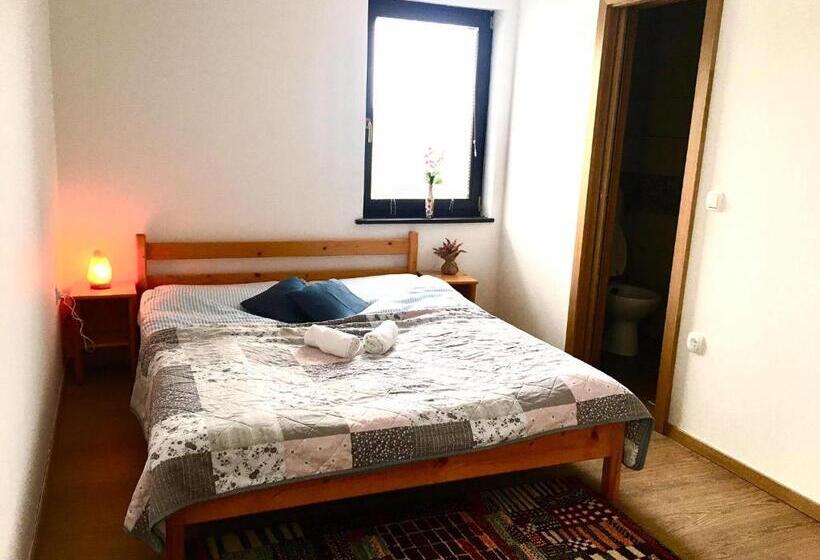 اتاق استاندارد سه نفره, Adventure Farm