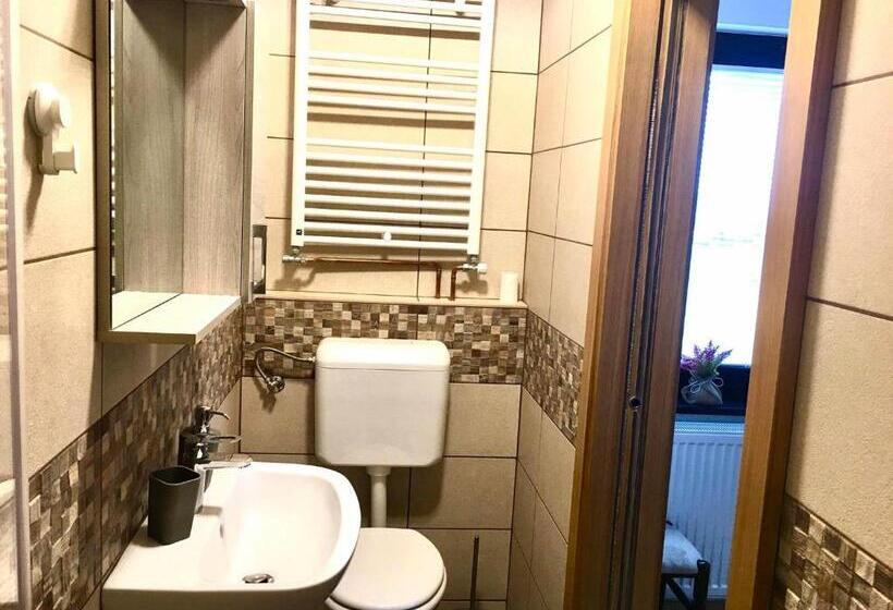 اتاق استاندارد سه نفره, Adventure Farm