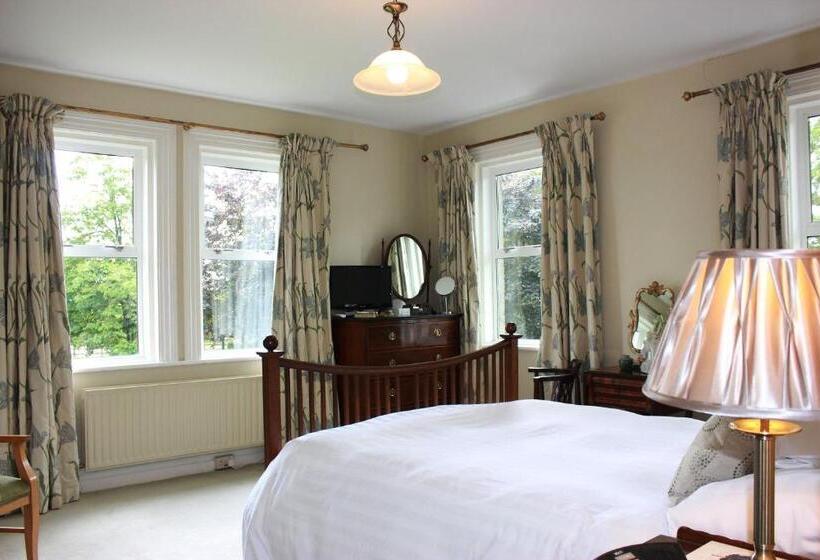 디럭스 룸, Garrane House