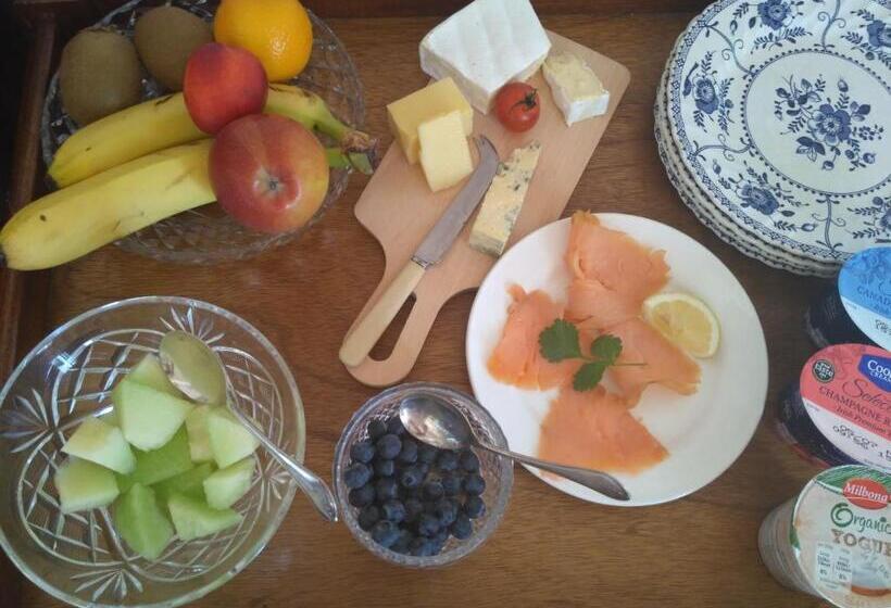 디럭스 룸, Garrane House