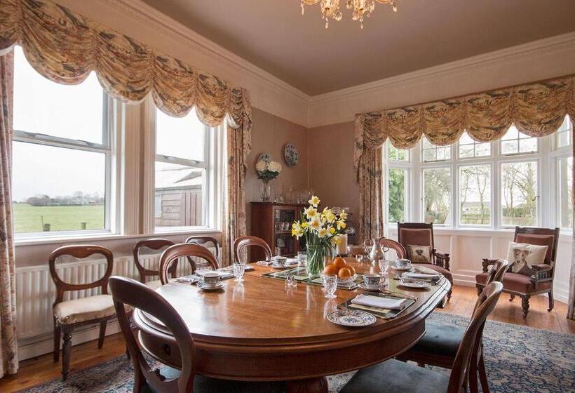 디럭스 룸, Garrane House