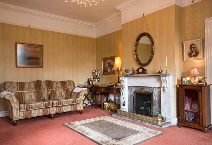 디럭스 룸, Garrane House