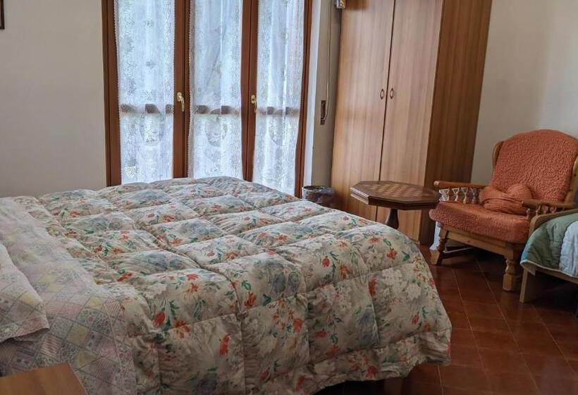 Трехместный Номер Стандарт с Балконом, La Margherita Di Teriasca
