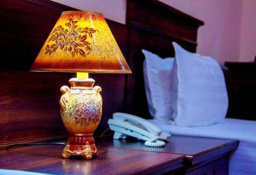 اتاق استاندارد یک نفره, Yangi Sharq