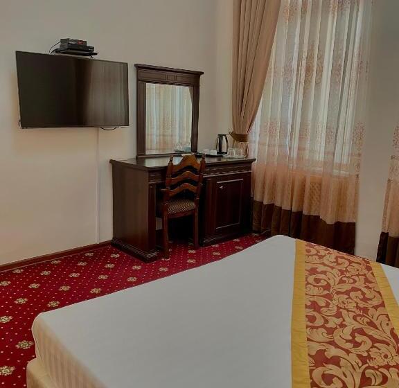 سوییت جونیور, Yangi Sharq