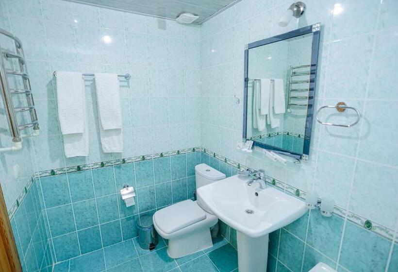 سوییت جونیور, Yangi Sharq