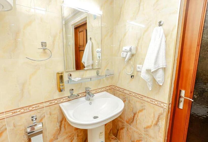 סוויטה, Yangi Sharq