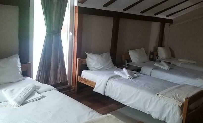 اتاق استاندارد چهار تخته, Podgorski An