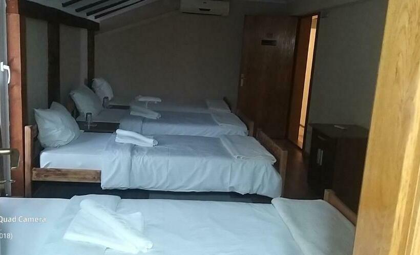 اتاق استاندارد چهار تخته, Podgorski An