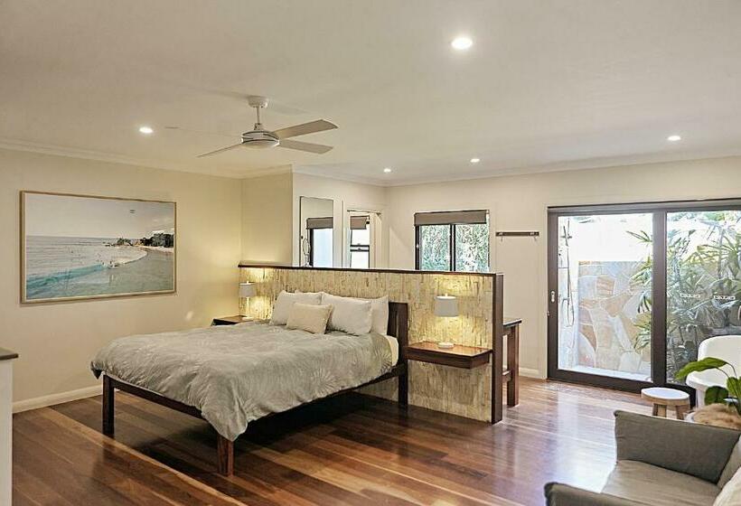 Дом 1 Спальня, Away Guesthouse  Away On Shirley Lane