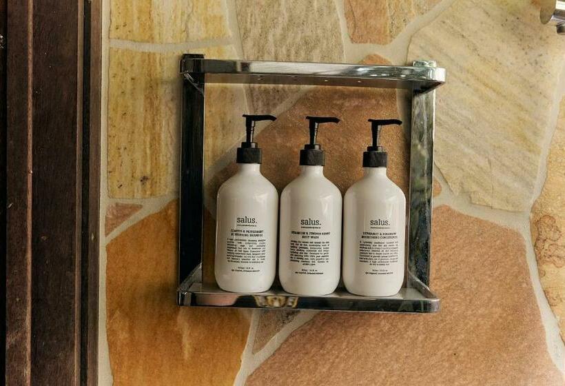 Дом 1 Спальня, Away Guesthouse  Away On Shirley Lane