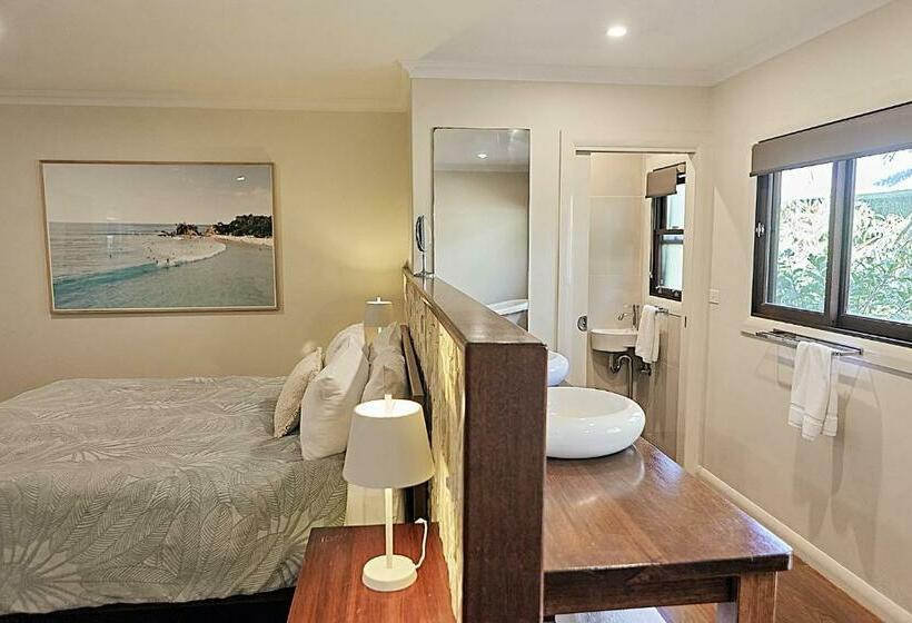 Дом 1 Спальня, Away Guesthouse  Away On Shirley Lane