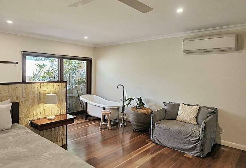 Номер Стандарт Вид на Парк, Away Guesthouse  Away On Shirley Lane