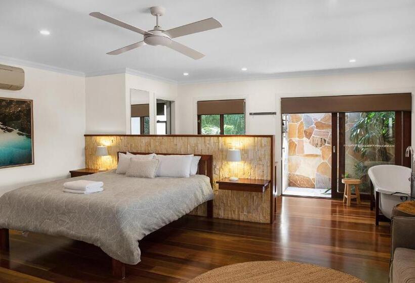 Дом 1 Спальня, Away Guesthouse  Away On Shirley Lane