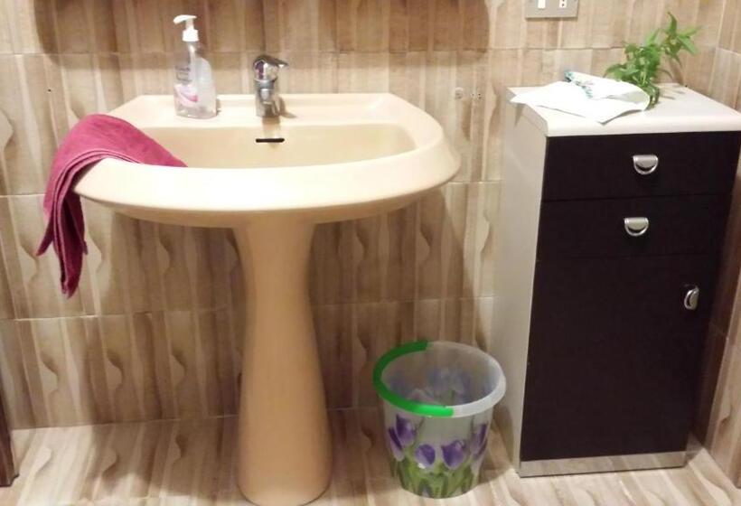 חדר משפחתי, Ca Angiola