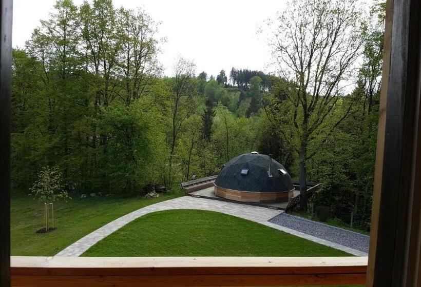 חדר סטנדרט לשלושה עם נוף לגינה, Dum Bratri Capku