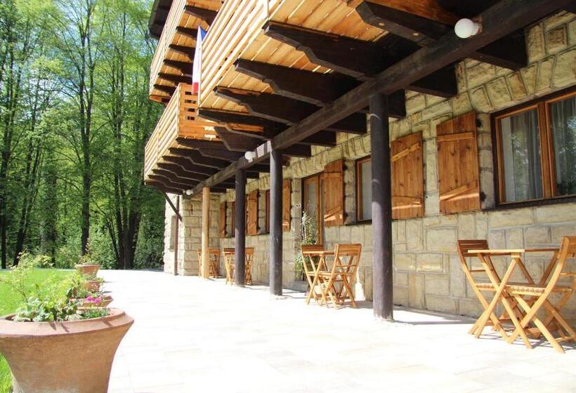 스탠다드 트리플 룸 가든 전망, Dum Bratri Capku