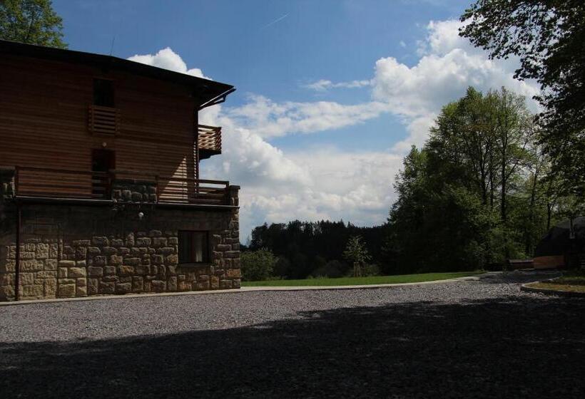 침실 2개 아파트, Dum Bratri Capku