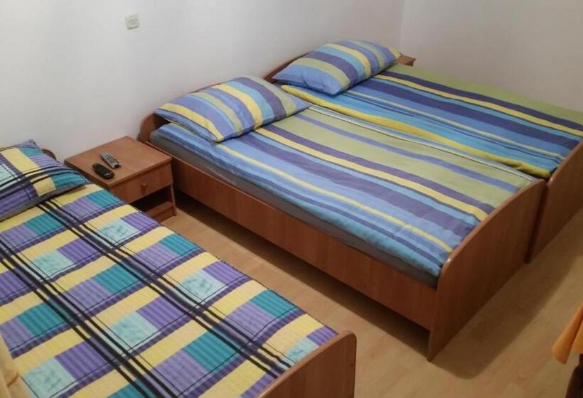 اتاق استاندارد سه نفره, Gostilna Stara Pošta