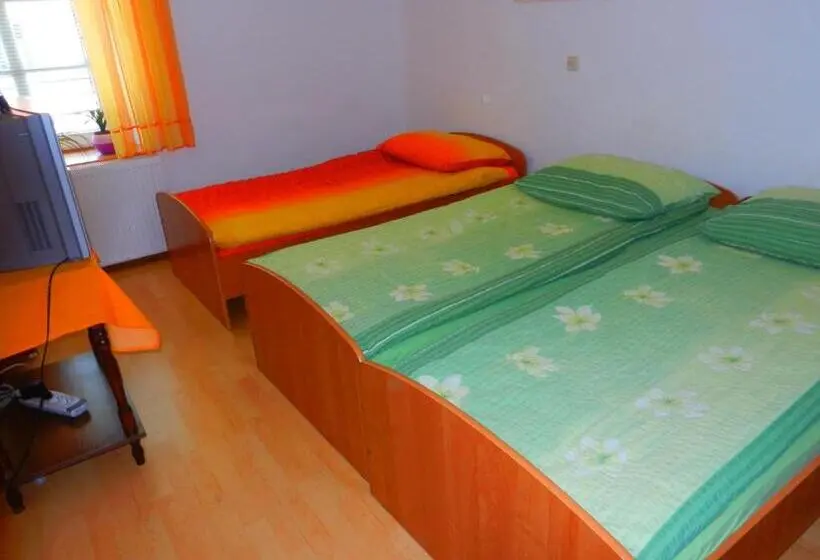 اتاق استاندارد سه نفره, Gostilna Stara Pošta